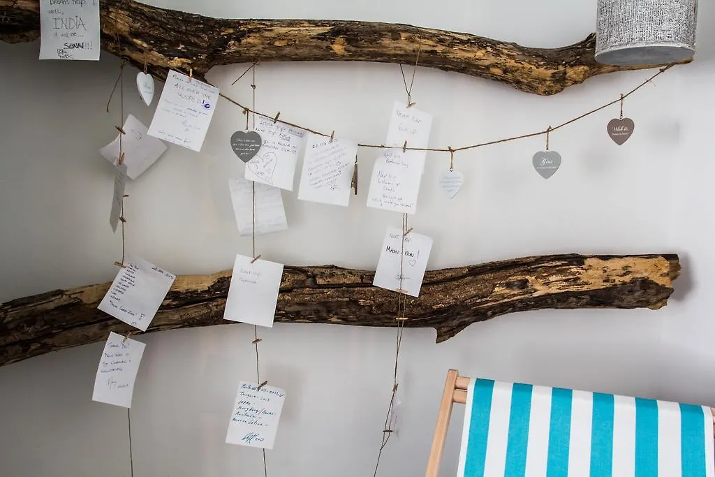 Nice Way Cascais & Surf Camp Hostel